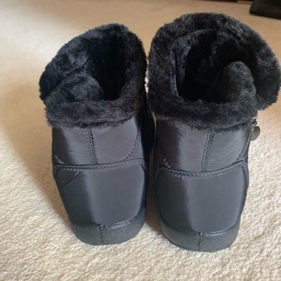 Soft sole side zipper winter booties from Amazon. Never worn. - Picture 6 of 9